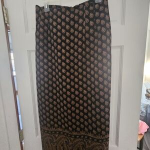 Elegant Black and Gold Patterned Skirt